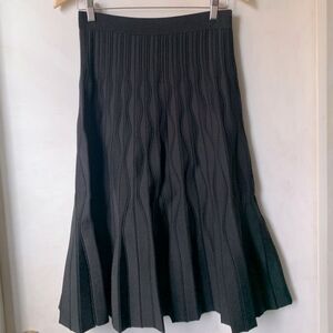 ❤️2 for 60$💜 SANDRO - Pleated Black Skirt - Size 2